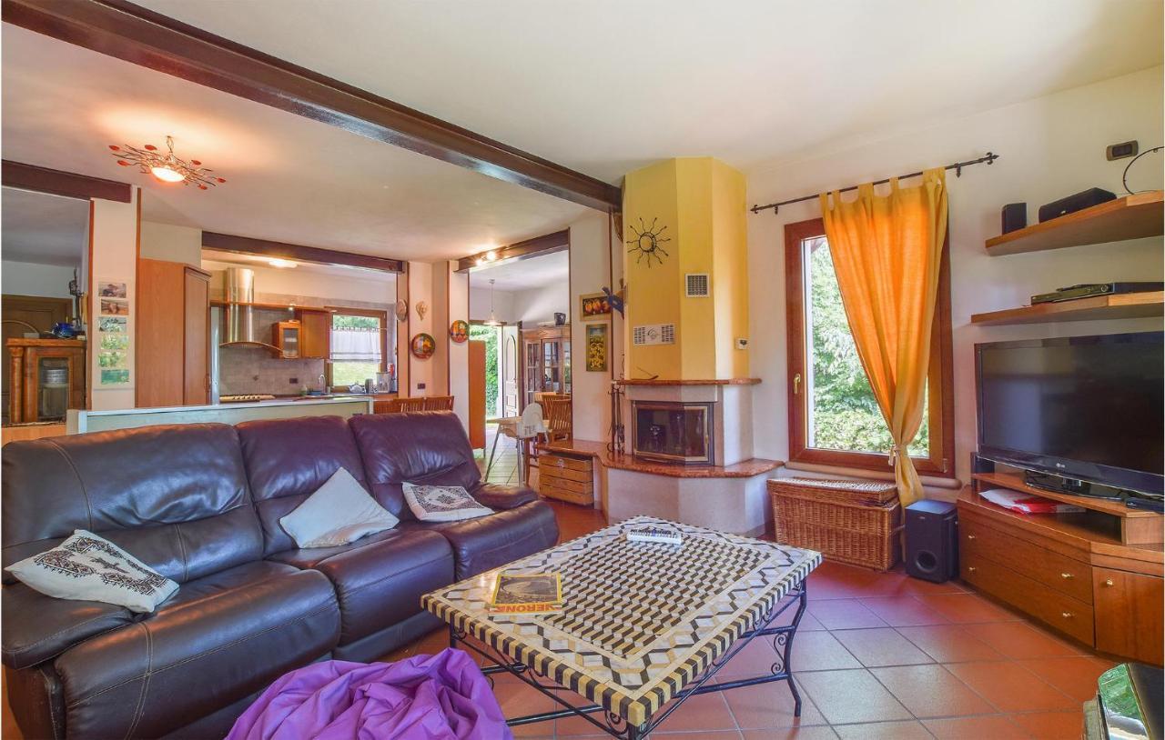 Stunning Home In Caprino Veronese With Wifi And 4 Bedrooms Esterno foto